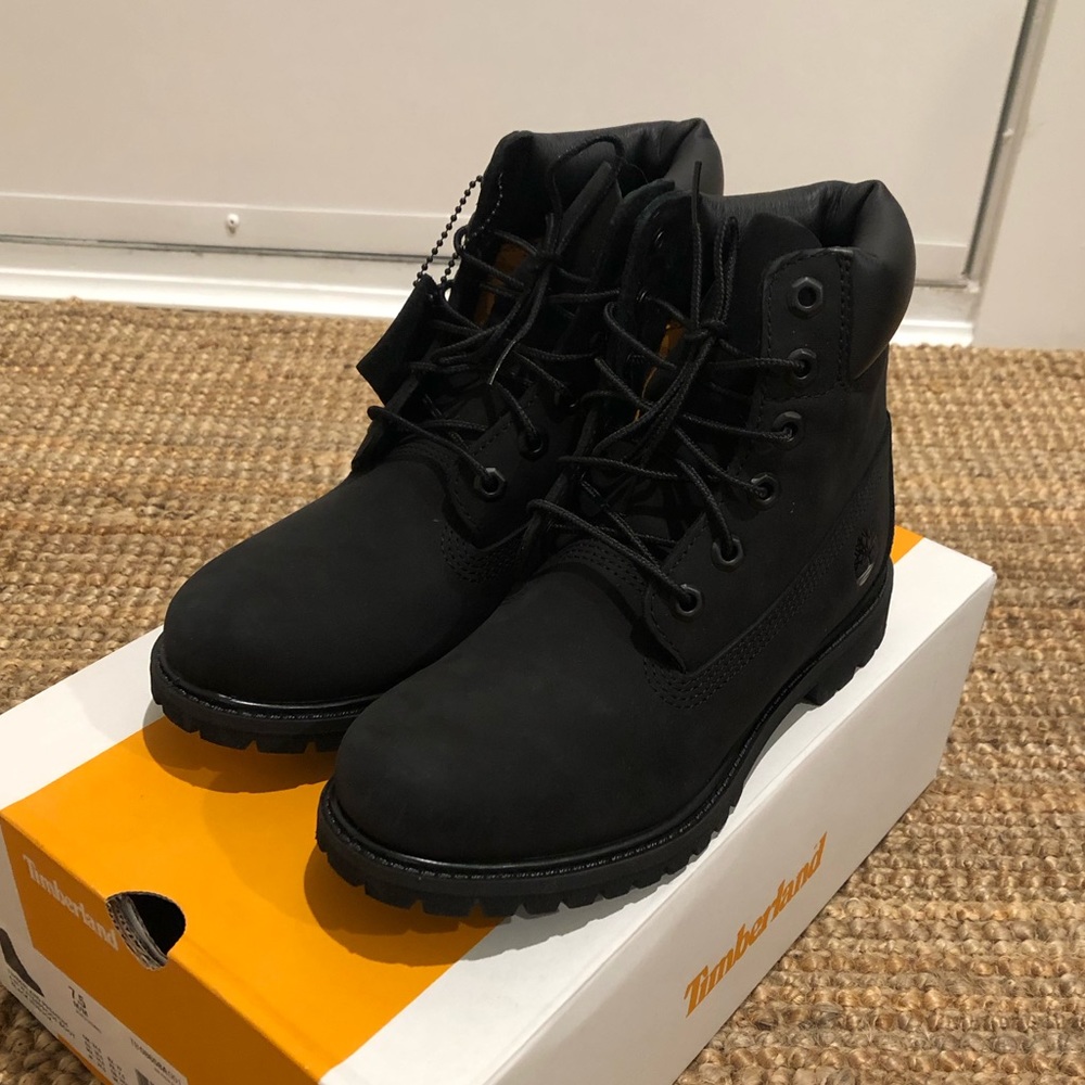 BNIB Timberland 7.5 (38) Premium 6 inch Boots